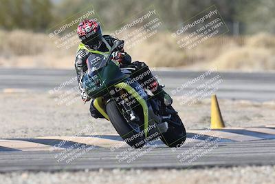 media/Dec-01-2025-Moto Forza (Mon) [[2daa91e15f]]/3-Beginner Group/Session 3 (Turn 3)/